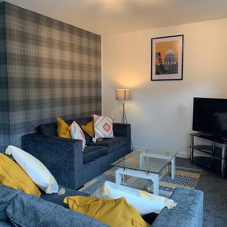 Modern 2 Bedroom Flat With Free Parking In Cambuslang, Glasgow Luaran gambar