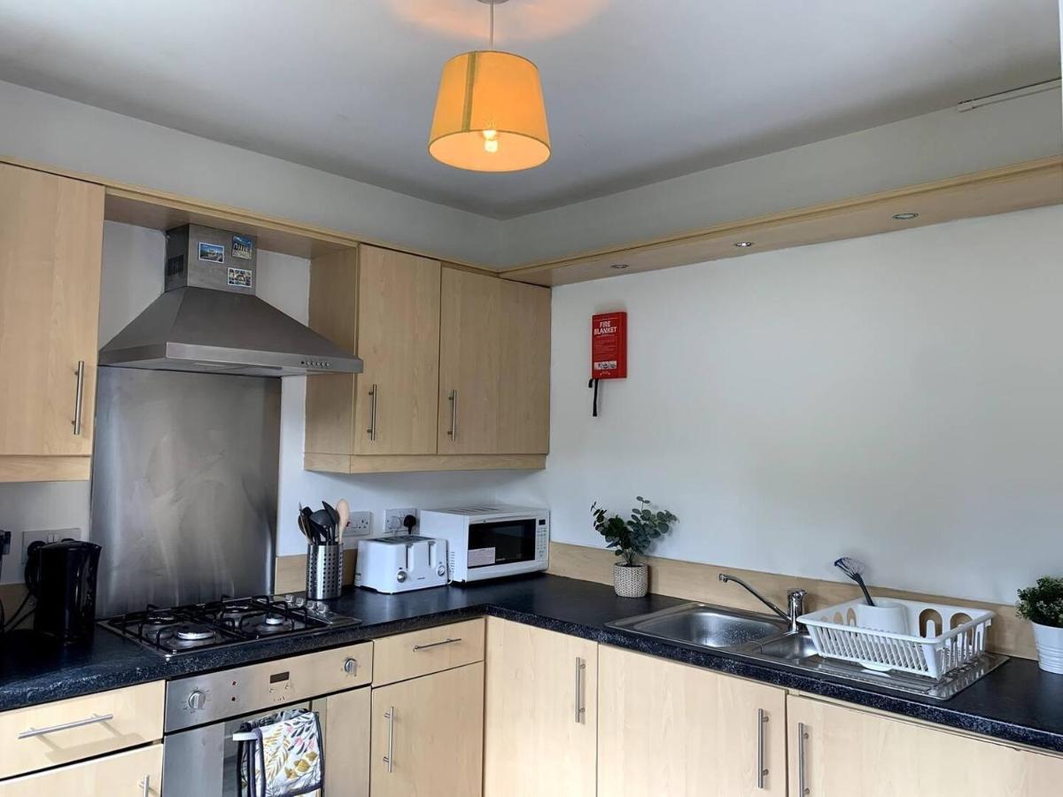 Modern 2 Bedroom Flat With Free Parking In Cambuslang, Glasgow Luaran gambar