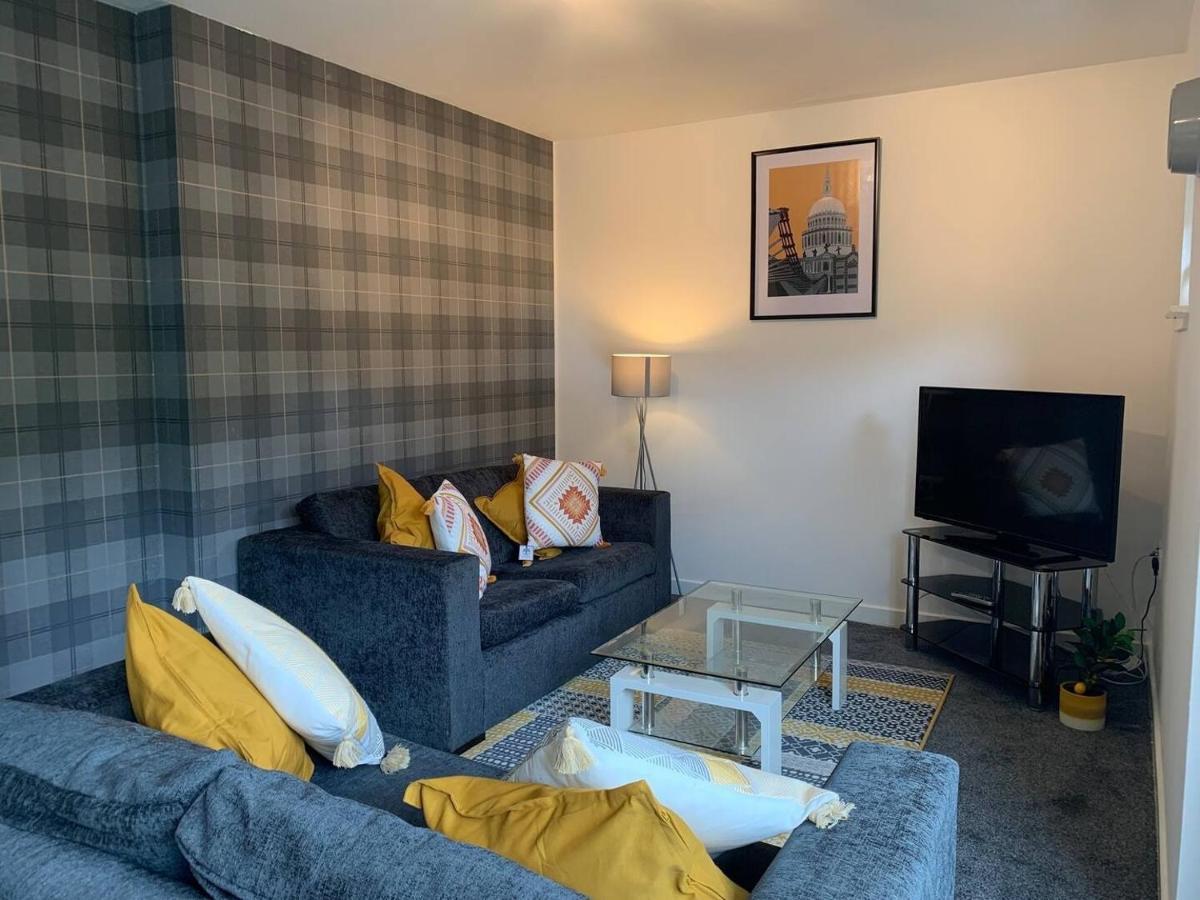 Modern 2 Bedroom Flat With Free Parking In Cambuslang, Glasgow Luaran gambar