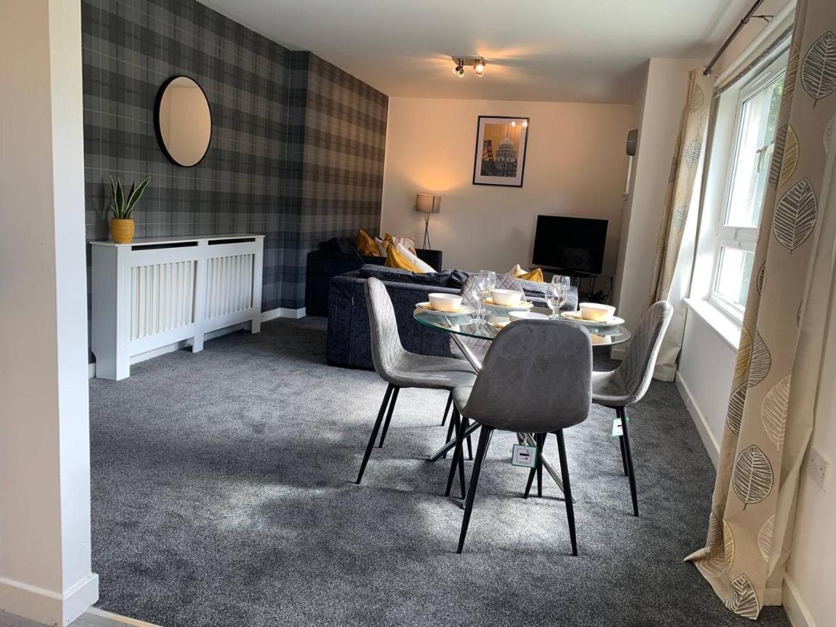 Modern 2 Bedroom Flat With Free Parking In Cambuslang, Glasgow Luaran gambar