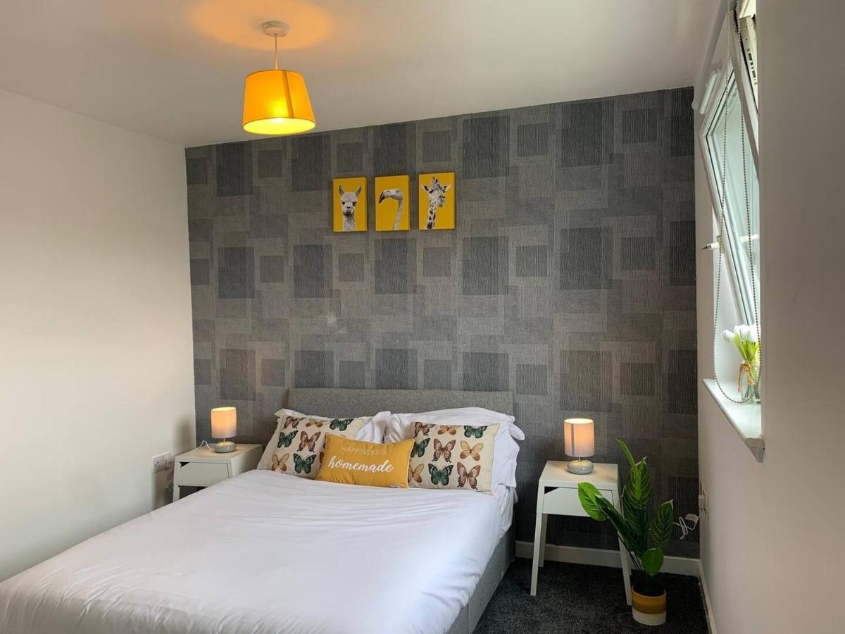 Modern 2 Bedroom Flat With Free Parking In Cambuslang, Glasgow Luaran gambar