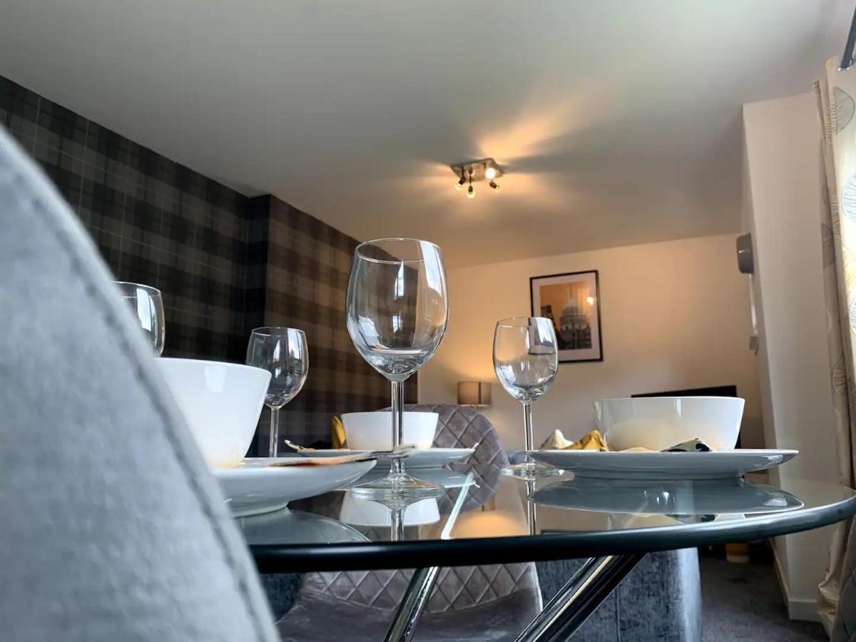 Modern 2 Bedroom Flat With Free Parking In Cambuslang, Glasgow Luaran gambar